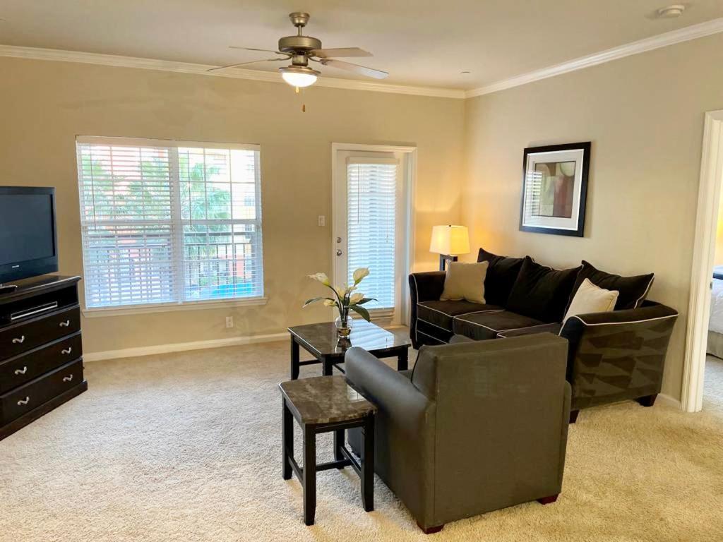 Apartment Specious 2-Bedroom Luxury Condo By The Water