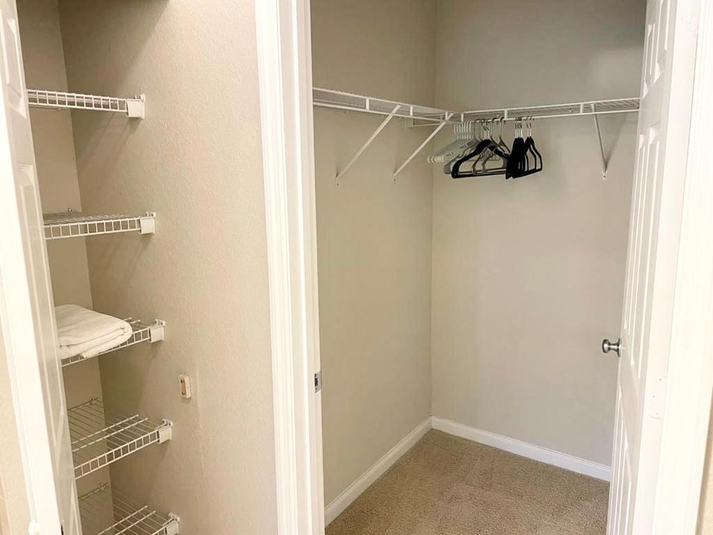 Specious 2-Bedroom Luxury Condo By The Water * Tampa